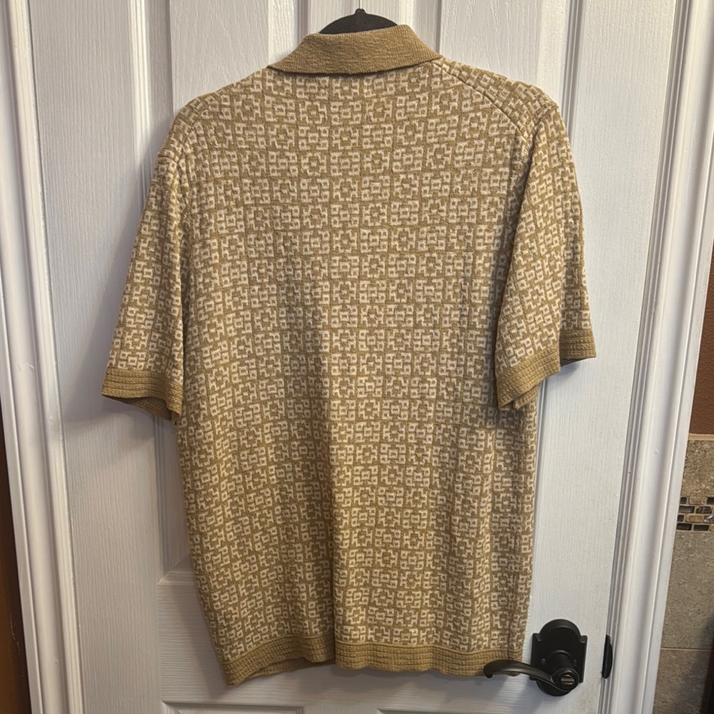 Abercrombie & Fitch Tan Casual Button Down Shirt with Camp Collar - Picture 2 of 2